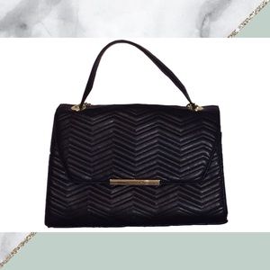 💰 $25 & UNDER SALE 💰 Tahari Leather Chevron Bag